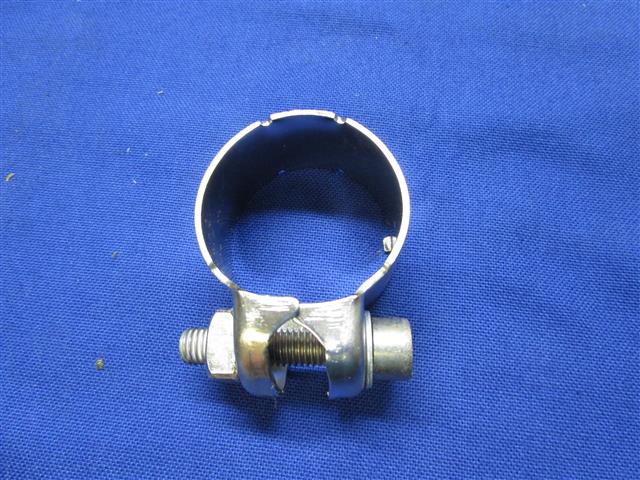 Schelle 80GS,100GS,80Basic,100R,80R links Vorschalldämpfer