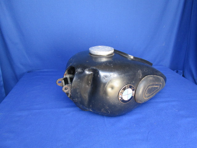Tank R25 gebraucht, zum Restaurieren mit Beule vorn ansonsten Blech gut